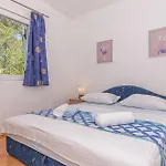 Six-bedroom In Semesterbostad