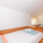 Six-bedroom In Holiday home