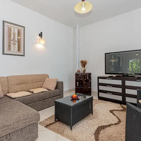 Beautiful Home In Sibenik With Wifi
