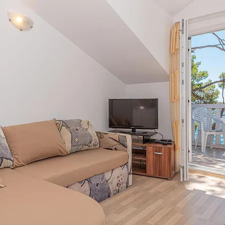 Six-bedroom In Šibenik