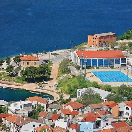 Smukt Hjem I Med Wifi Feriehus Šibenik