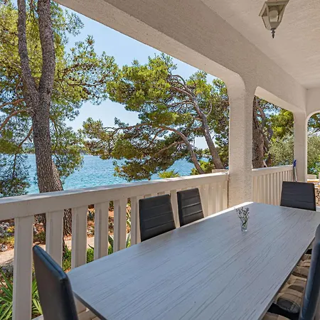 Six-bedroom In Šibenik