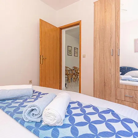Beautiful Home In Sibenik With Wifi *