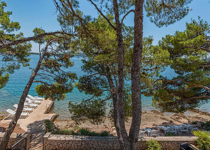 Six-bedroom In Dom wakacyjny *