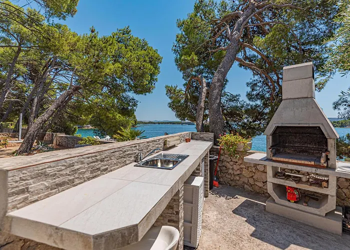 בית נופש Six-bedroom In *