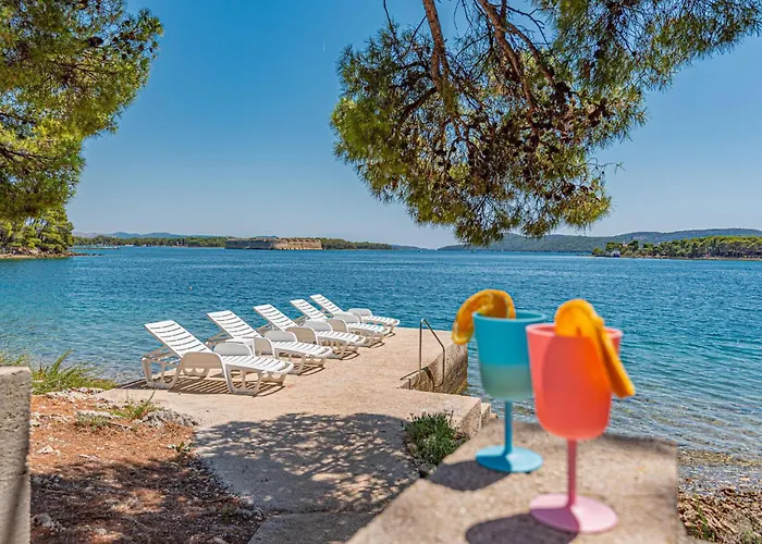 בית נופש Six-bedroom In *